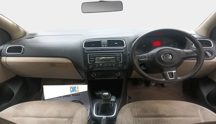 2013 Volkswagen Polo HIGHLINE1.2L, Petrol, Manual, 1,37,371 km, interior