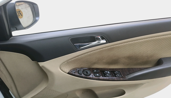 2013 Hyundai Verna FLUIDIC 1.6 VTVT SX OPT, Petrol, Manual, 65,883 km, interior