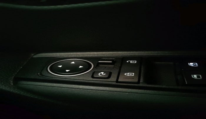 2023 KIA SONET HTK PLUS 1.0 IMT, Petrol, Manual, 9,609 km, interior