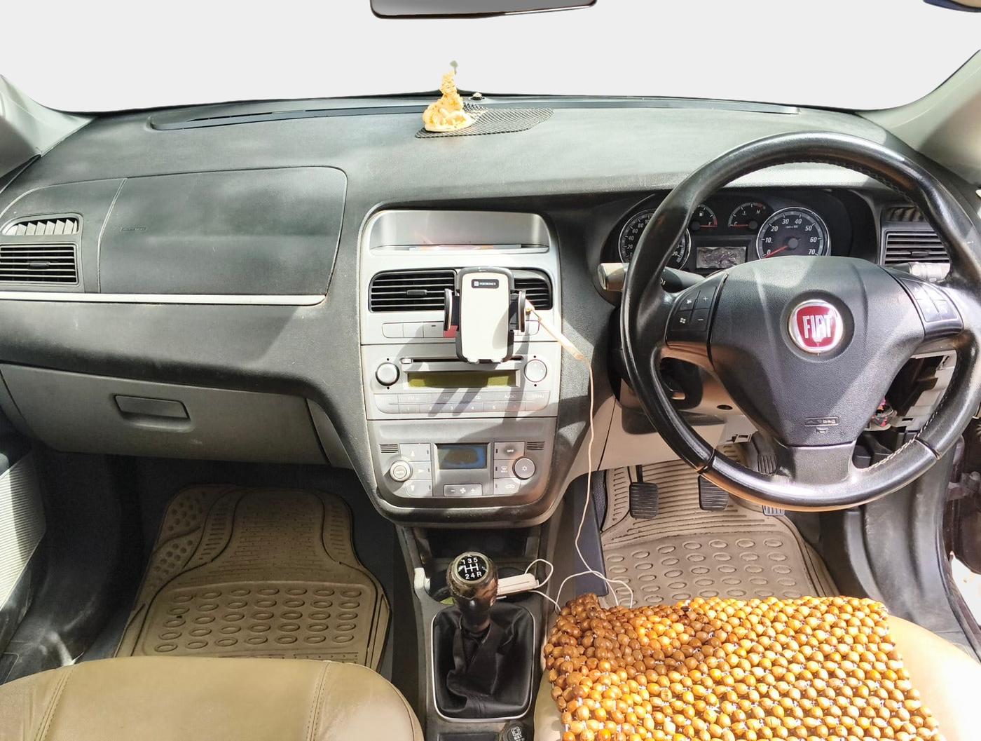 2011 Fiat Grand Punto EMOTION PACK 1.3 90 HP, Diesel, Manual, 1,00,003 km, interior
