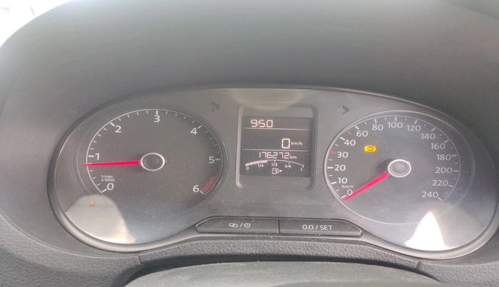 2017 Volkswagen Polo HIGHLINE1.5L, Diesel, Manual, 1,76,272 km, interior