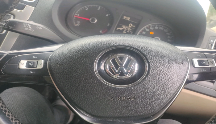 2017 Volkswagen Polo HIGHLINE1.5L, Diesel, Manual, 1,76,272 km, interior