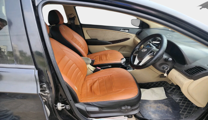 2011 Hyundai Verna FLUIDIC 1.6 CRDI SX, Diesel, Manual, 75,006 km, interior
