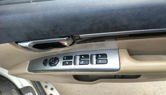 2012 Hyundai Santa Fe 4 WD, Diesel, Manual, 90,631 km, interior