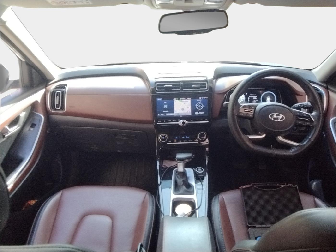 2022 Hyundai ALCAZAR PLATINUM(O) 7STR 2.0 AT, Petrol, Automatic, 16,947 km, interior