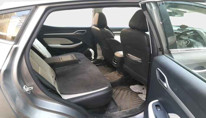 2022 MG ASTOR SHARP 1.5 MT, Petrol, Manual, 48,986 km, interior