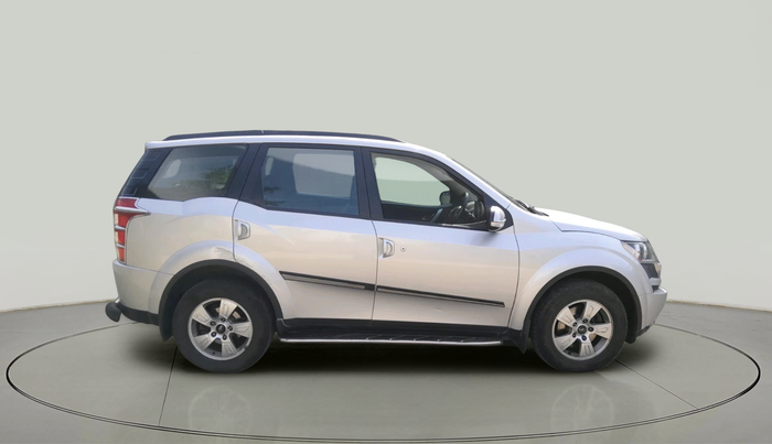 2014 Mahindra XUV500 W8, Diesel, Manual, 1,75,714 km, exterior