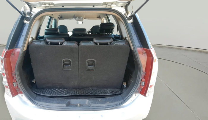 2014 Mahindra XUV500 W8, Diesel, Manual, 1,75,714 km, exterior