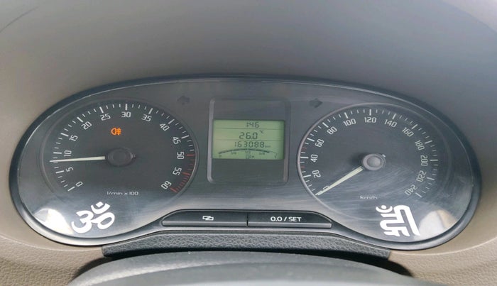 2013 Skoda Rapid AMBITION 1.6 TDI CR MT, Diesel, Manual, 1,63,088 km, interior