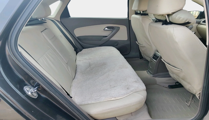 2013 Skoda Rapid AMBITION 1.6 TDI CR MT, Diesel, Manual, 1,63,088 km, interior