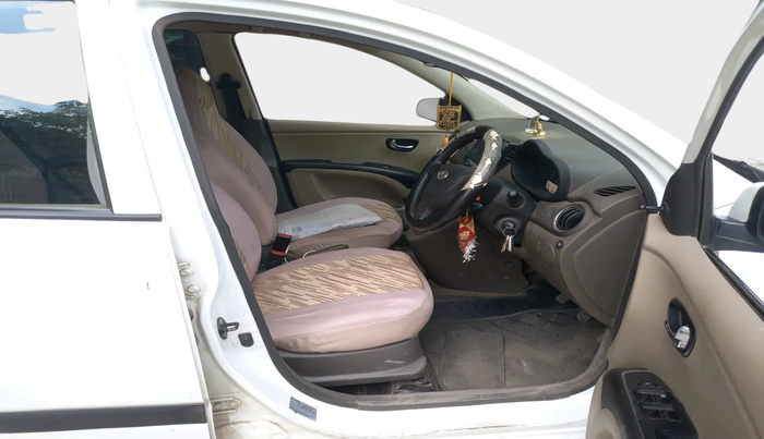 2012 Hyundai i10 MAGNA 1.1, Petrol, Manual, 1,04,196 km, interior