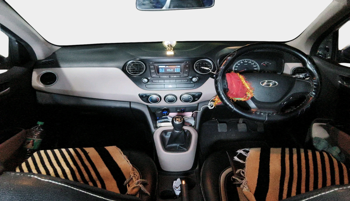 2013 Hyundai Grand i10 SPORTZ 1.2 KAPPA VTVT, Petrol, Manual, 1,22,151 km, interior