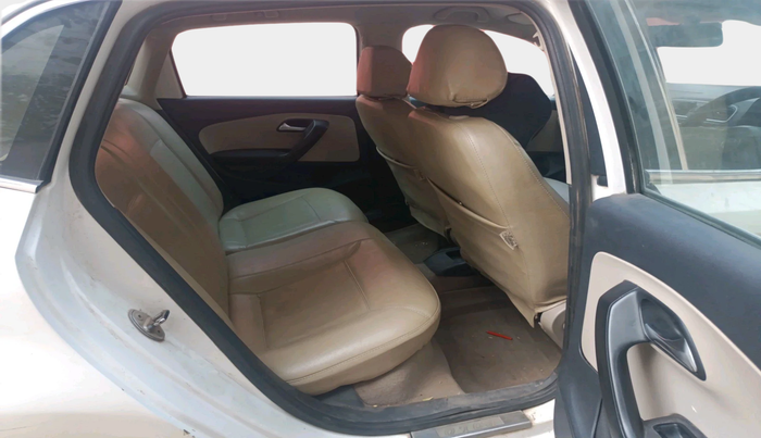 2011 Volkswagen Polo HIGHLINE DIESEL, Diesel, Manual, 1,42,754 km, interior