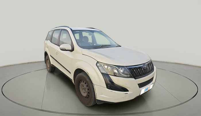 2016 Mahindra XUV500 W6 AT, Diesel, Automatic, 2,91,798 km, exterior