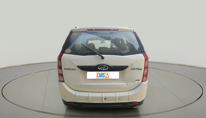 2016 Mahindra XUV500 W6 AT, Diesel, Automatic, 2,91,798 km, exterior