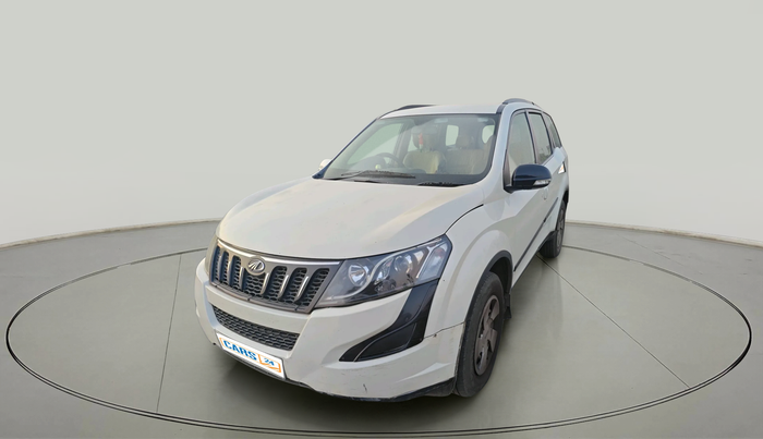 2016 Mahindra XUV500 W6 AT, Diesel, Automatic, 2,91,798 km, exterior