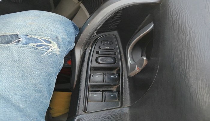 2016 Mahindra XUV500 W6 AT, Diesel, Automatic, 2,91,798 km, interior