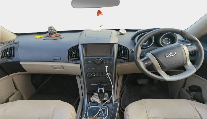 2016 Mahindra XUV500 W6 AT, Diesel, Automatic, 2,91,798 km, interior