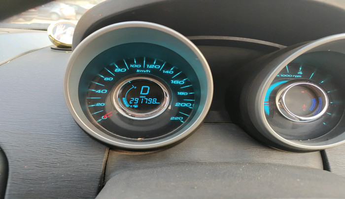 2016 Mahindra XUV500 W6 AT, Diesel, Automatic, 2,91,798 km, interior