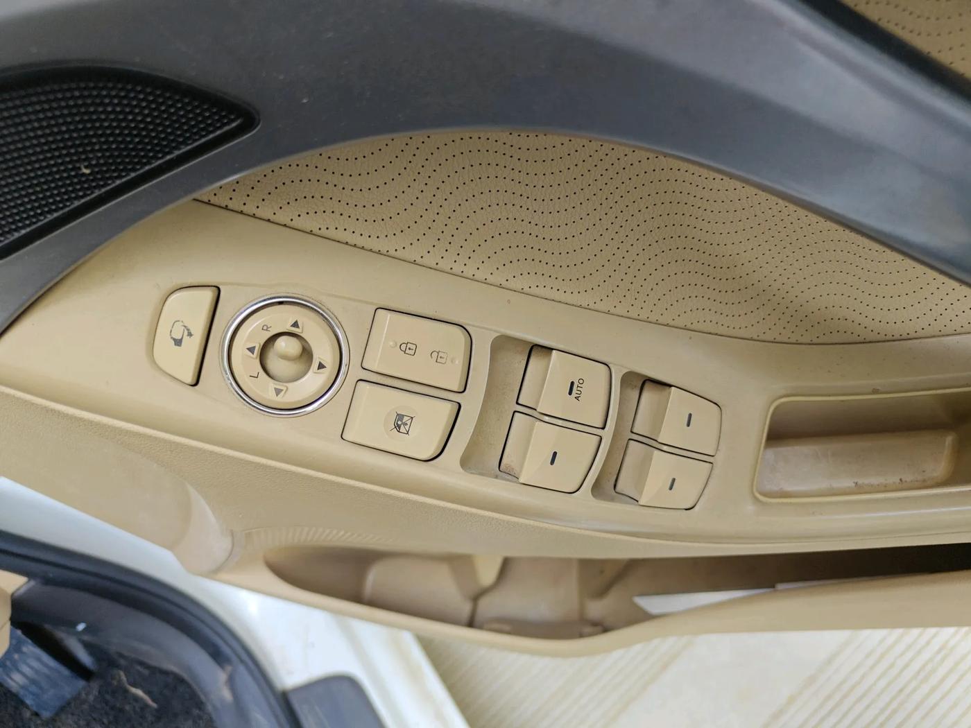 2014 Hyundai New Elantra 1.8 SX AT VTVT, Petrol, Automatic, 1,02,500 km, interior