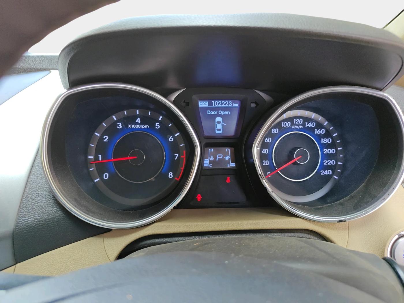 2014 Hyundai New Elantra 1.8 SX AT VTVT, Petrol, Automatic, 1,02,500 km, interior