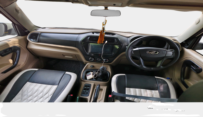 2018 Mahindra TUV300 T4 PLUS, Diesel, Manual, 1,11,223 km, interior