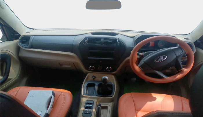2018 Mahindra TUV300 T4 PLUS, Diesel, Manual, 92,397 km, interior