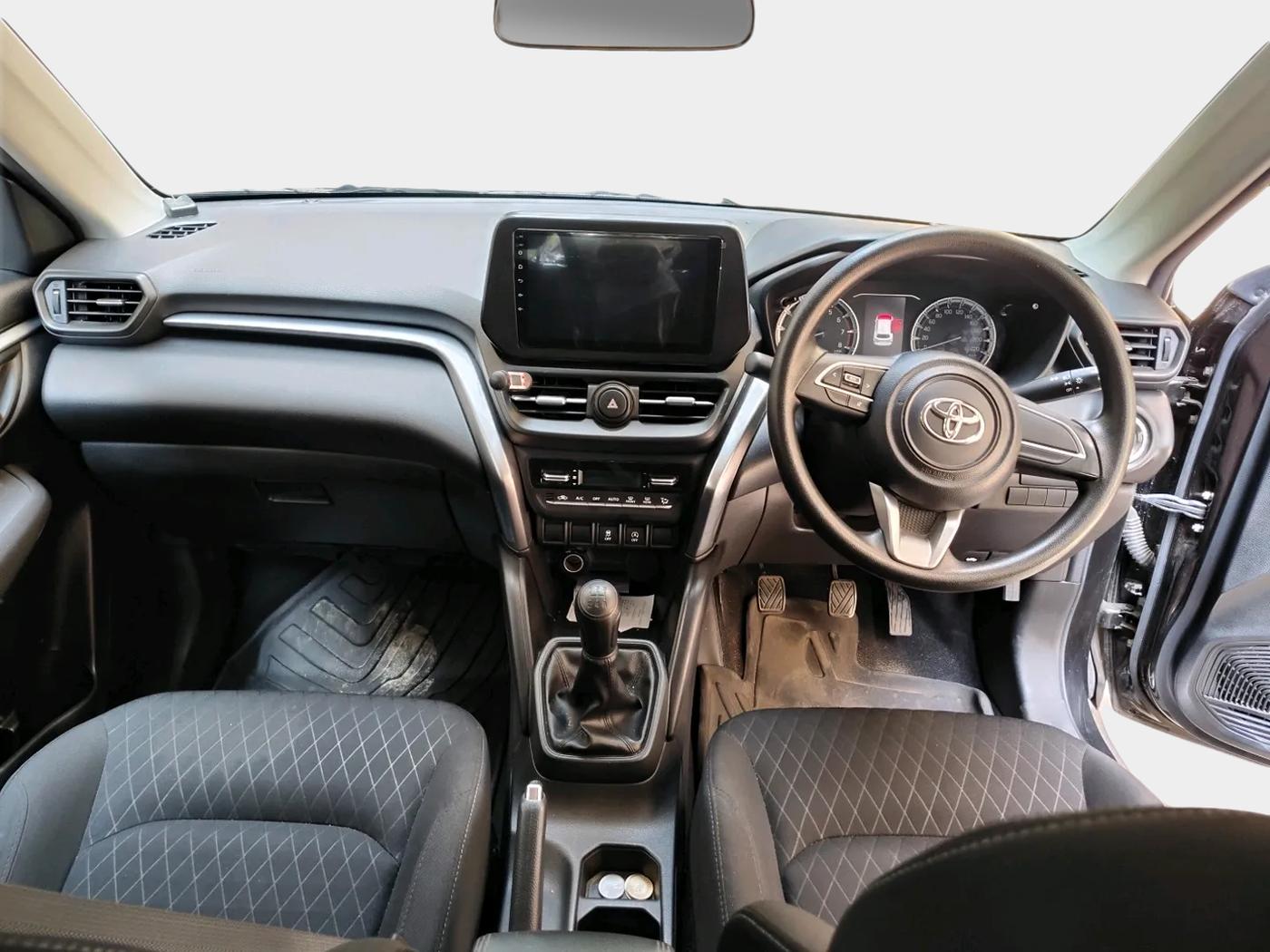 2023 Toyota URBAN CRUISER HYRYDER E NEO DRIVE, Petrol, Manual, 24,900 km, interior