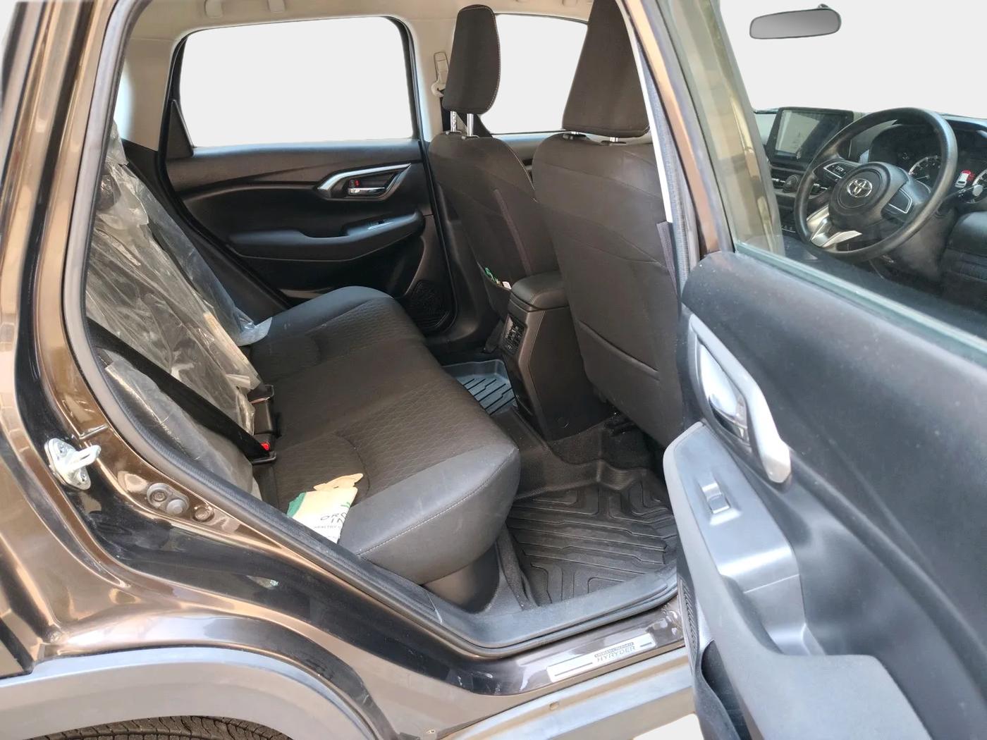 2023 Toyota URBAN CRUISER HYRYDER E NEO DRIVE, Petrol, Manual, 24,900 km, interior