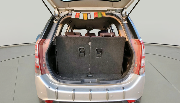 2014 Mahindra XUV500 W6, Diesel, Manual, 1,70,312 km, exterior