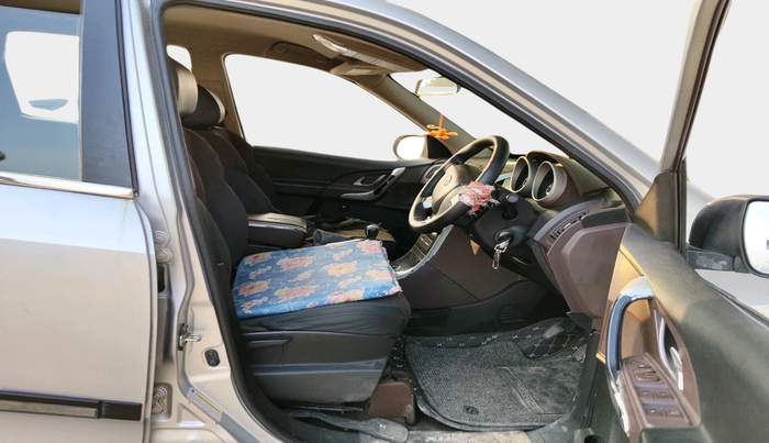 2014 Mahindra XUV500 W6, Diesel, Manual, 1,70,312 km, interior