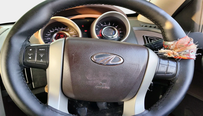 2014 Mahindra XUV500 W6, Diesel, Manual, 1,70,312 km, interior