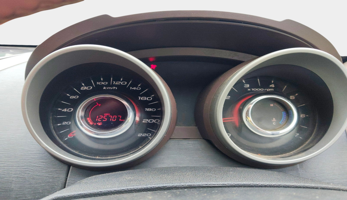 2014 Mahindra XUV500 W8, Diesel, Manual, 1,25,707 km, interior