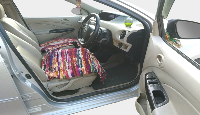 2017 Toyota Etios Liva VX, Petrol, Manual, 77,327 km, interior
