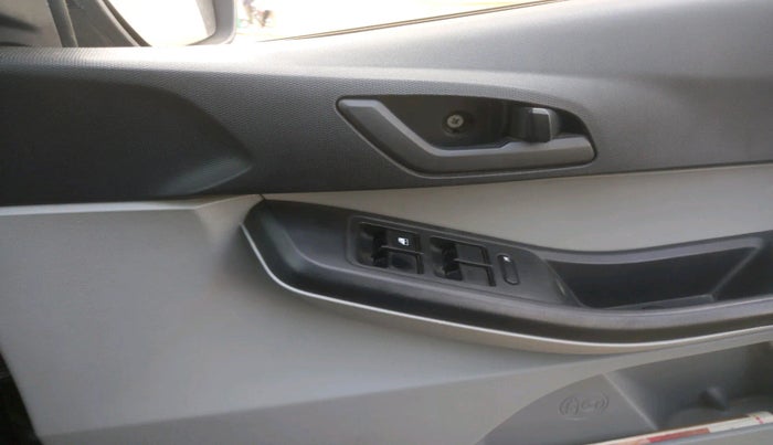 2022 Tata Tiago XT CNG, Petrol, Manual, 35,265 km, interior