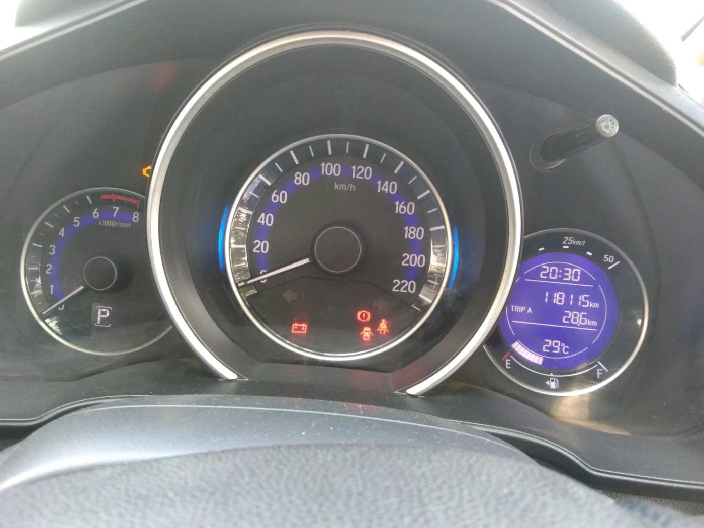 2016 Honda Jazz 1.2L I-VTEC V AT, CNG, Automatic, 1,18,115 km, interior