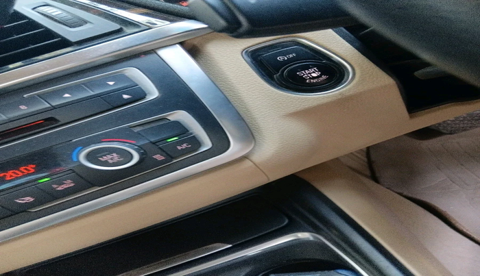 2013 BMW 3 Series 320D LUXURYLINE, Diesel, Automatic, 1,14,000 km, interior