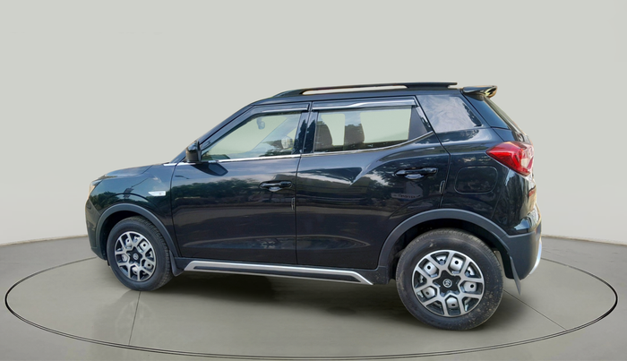 2024 Mahindra XUV300 W4 1.2 PETROL, Petrol, Manual, 3,901 km, exterior