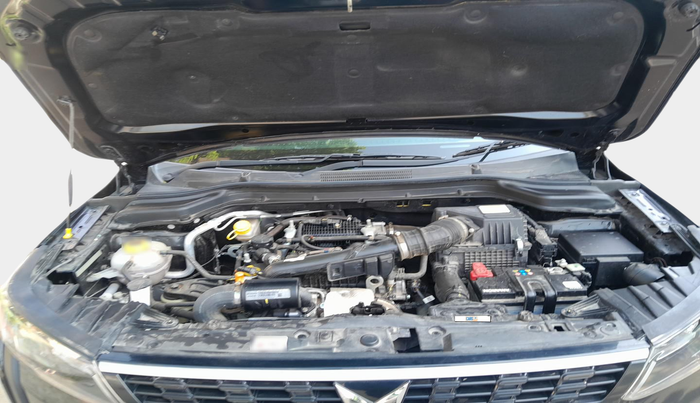 2024 Mahindra XUV300 W4 1.2 PETROL, Petrol, Manual, 3,901 km, exterior