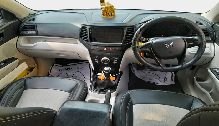 2024 Mahindra XUV300 W4 1.2 PETROL, Petrol, Manual, 3,901 km, interior