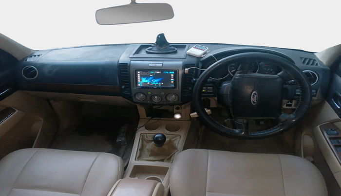 2013 Ford Endeavour 2.5L 4X2 MT, Diesel, Manual, 99,692 km, interior