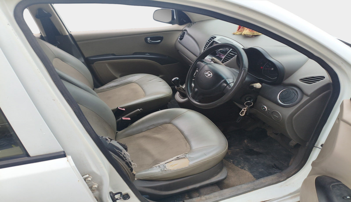 2011 Hyundai i10 MAGNA 1.1, Petrol, Manual, 1,32,697 km, interior