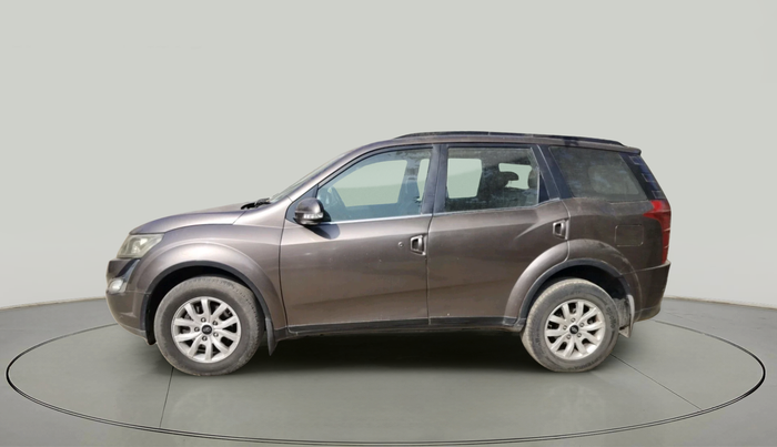 2017 Mahindra XUV500 W10 AT, Diesel, Automatic, 77,607 km, exterior