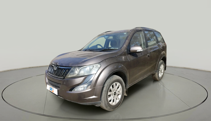 2017 Mahindra XUV500 W10 AT, Diesel, Automatic, 77,607 km, exterior