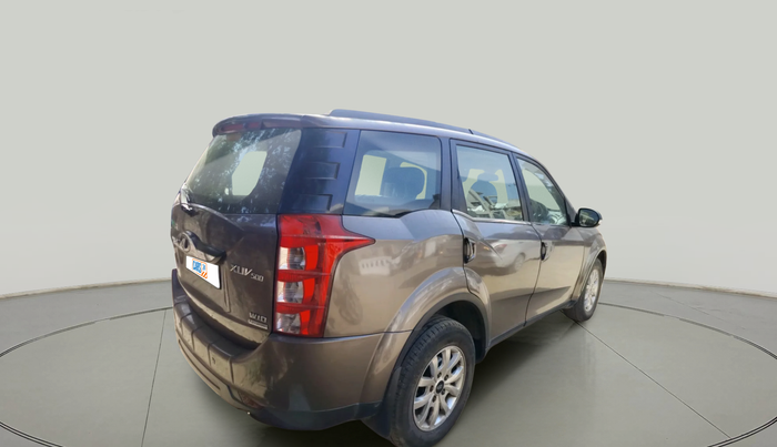 2017 Mahindra XUV500 W10 AT, Diesel, Automatic, 77,607 km, exterior