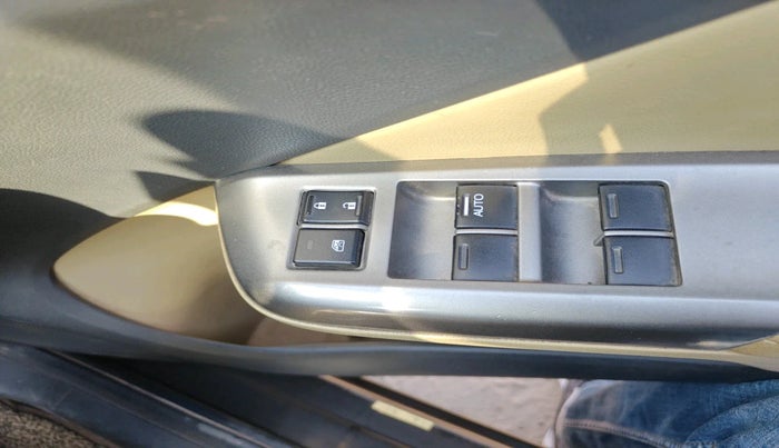 2015 Honda City 1.5L I-DTEC VX, Diesel, Manual, 1,09,000 km, interior