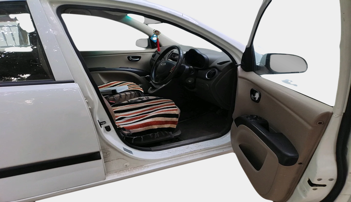 2012 Hyundai i10 MAGNA 1.1, Petrol, Manual, 81,051 km, interior
