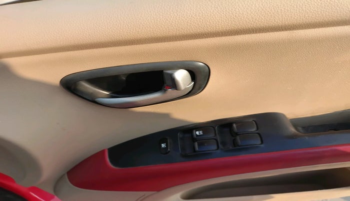 2010 Hyundai i10 SPORTZ 1.2, Petrol, Manual, 60,797 km, interior