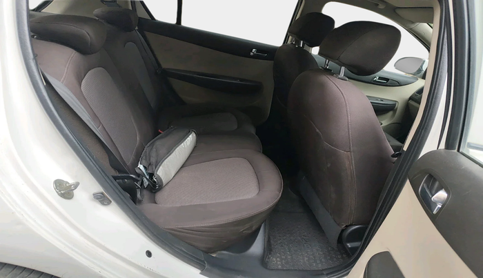 2013 Hyundai i20 SPORTZ 1.4 CRDI, Diesel, Manual, 2,30,464 km, interior