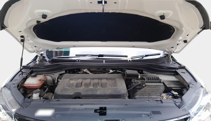 2023 Mahindra XUV700 AX 7 LUXURY D AT 7 STR, Diesel, Automatic, 35,230 km, exterior